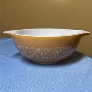 Pyrex Cinderella Nesting Bowl woodland USA 443 2.5 l